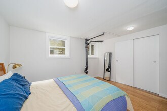 6654 Flora Ave S, Unit 2 in Seattle, WA - Building Photo - Building Photo