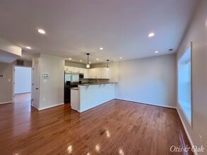 4805 4th St NW, Unit 3 in Washington, DC - Foto de edificio - Building Photo