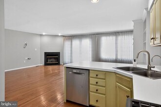 74 Castleton Rd in Princeton, NJ - Building Photo - Building Photo