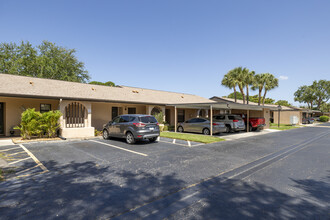 Bayshore Village Condominiums in Bradenton, FL - Building Photo - Building Photo