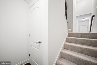 22926 Spicebush Dr in Clarksburg, MD - Building Photo - Building Photo