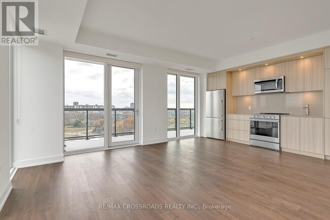 30-1030 Inn On The Pk Dr in Toronto, ON - Building Photo - Building Photo