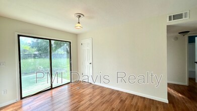 7523 Collins Ct in Jacksonville, FL - Building Photo - Building Photo