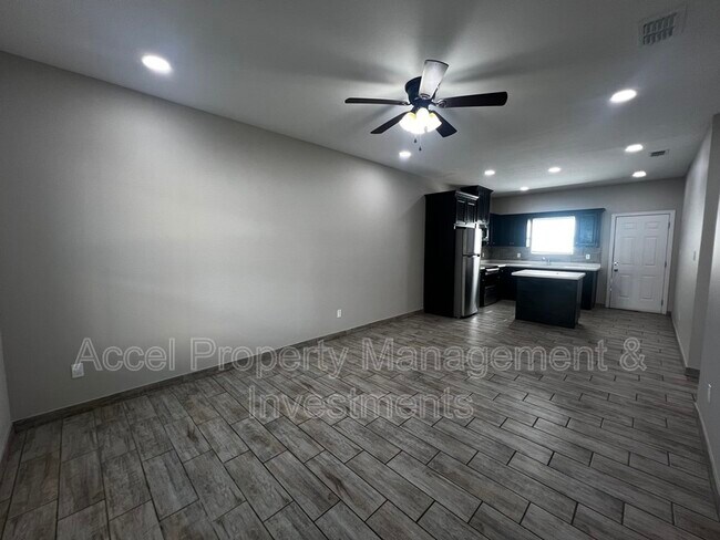 1327 W Garfield Ave in Alton, TX - Building Photo - Building Photo