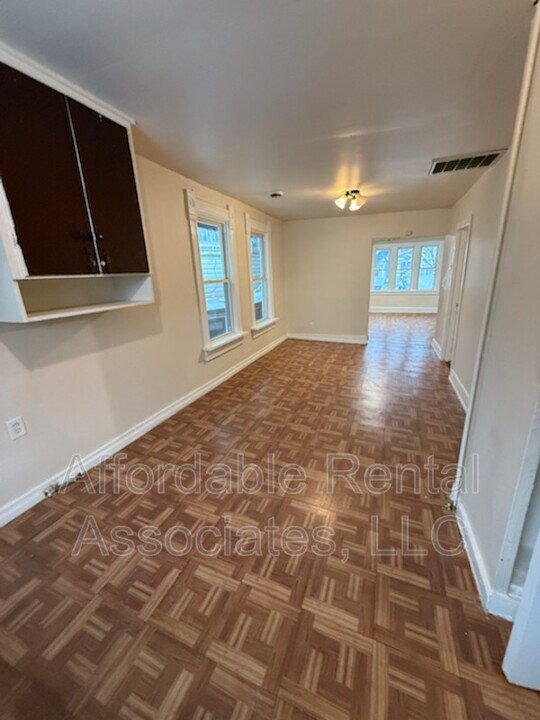 1947 S 11th St in Milwaukee, WI - Building Photo