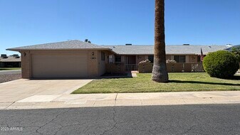 10603 W Saratoga Cir in Sun City, AZ - Building Photo