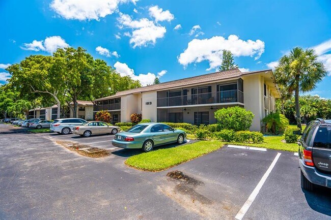 183 Deer Creek Blvd in Deerfield Beach, FL - Building Photo - Building Photo