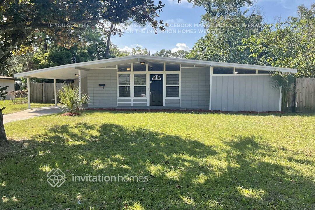 7444 Sandhurst Rd S in Jacksonville, FL - Foto de edificio