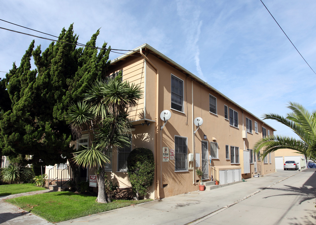 2909 E Theresa St in Long Beach, CA - Building Photo