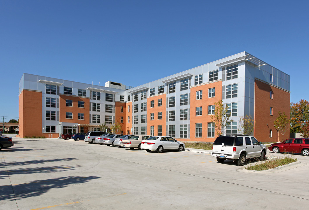 Countryside Senior Apartments in Countryside, IL - Foto de edificio