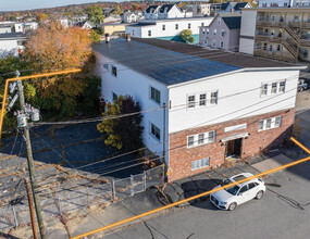 562 Clay St in Manchester, NH - Building Photo - Building Photo