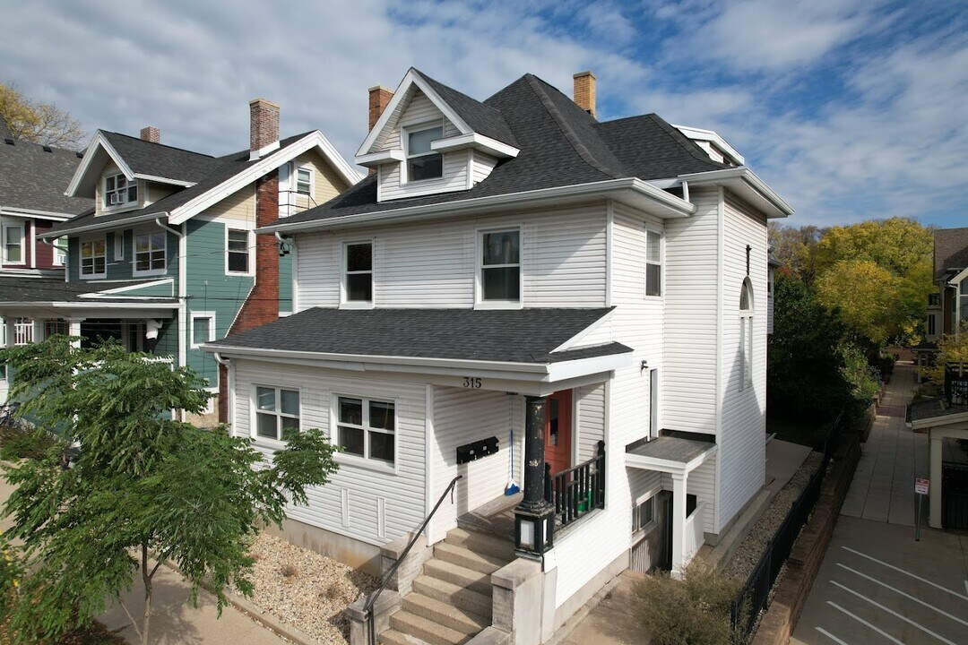315 N Blair St, Unit #3 in Madison, WI - Foto de edificio