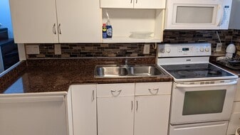 821-821 St Matthews Ave in Winnipeg, MB - Building Photo