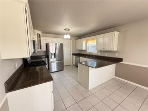 1808 Lancaster Dr in Springdale, AR - Building Photo - Building Photo