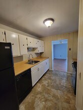 300 Smithfield Rd, Unit Apt 1-10 in North Providence, RI - Foto de edificio - Building Photo