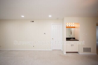 528B Willow Turn in Mount Laurel, NJ - Building Photo - Building Photo