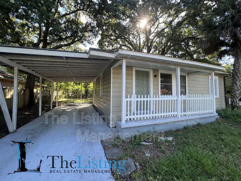 10011 N Jasmine Ave in Tampa, FL - Building Photo