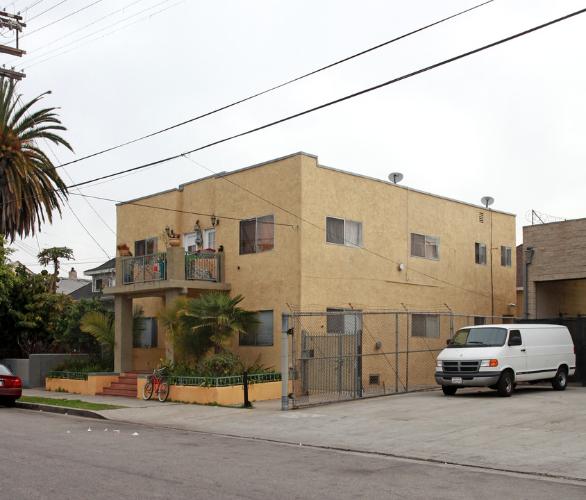 779 E 18th St in Los Angeles, CA - Building Photo