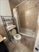 39 Throop Ave, Unit 103 in New Brunswick, NJ - Foto de edificio - Building Photo