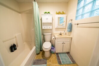 2405 45th St in Parkersburg, WV - Foto de edificio - Building Photo