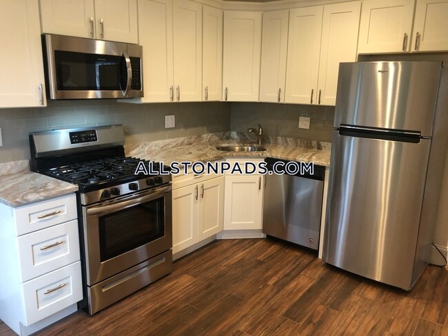 22 Mansfield St, Unit 2