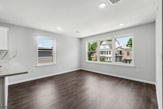 889 S 17th St in Newark, NJ - Building Photo - Building Photo