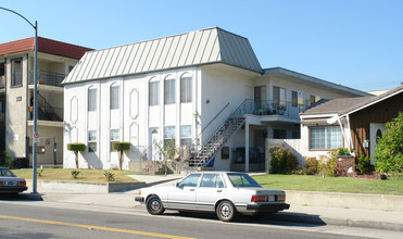 1135 E Wilson Ave in Glendale, CA - Building Photo - Building Photo