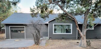 600 NE 12th St in Bend, OR - Building Photo