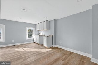 11 N Willow St, Unit 3 in Trenton, NJ - Building Photo - Building Photo