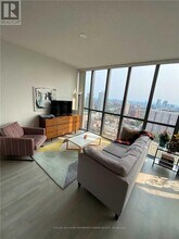 101 Charles St E in Toronto, ON - Building Photo - Building Photo