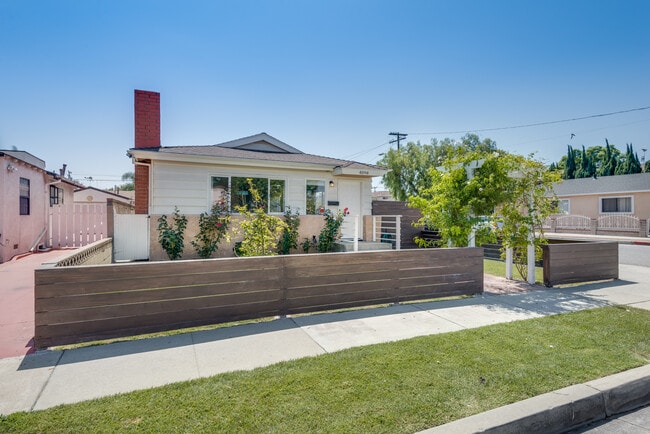 4098 West 137th Street in Hawthorne, CA - Building Photo - Building Photo