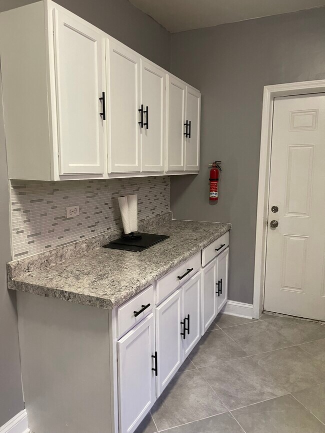 8040 S Evans Ave, Unit 3 in Chicago, IL - Building Photo - Building Photo