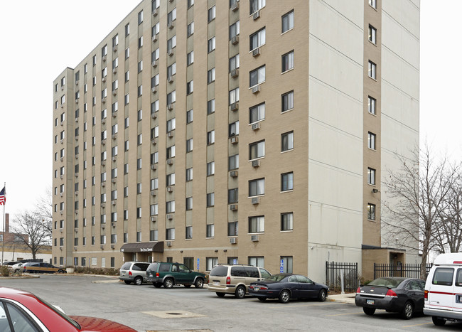 Ten Eyck Towers in Toledo, OH - Building Photo - Building Photo