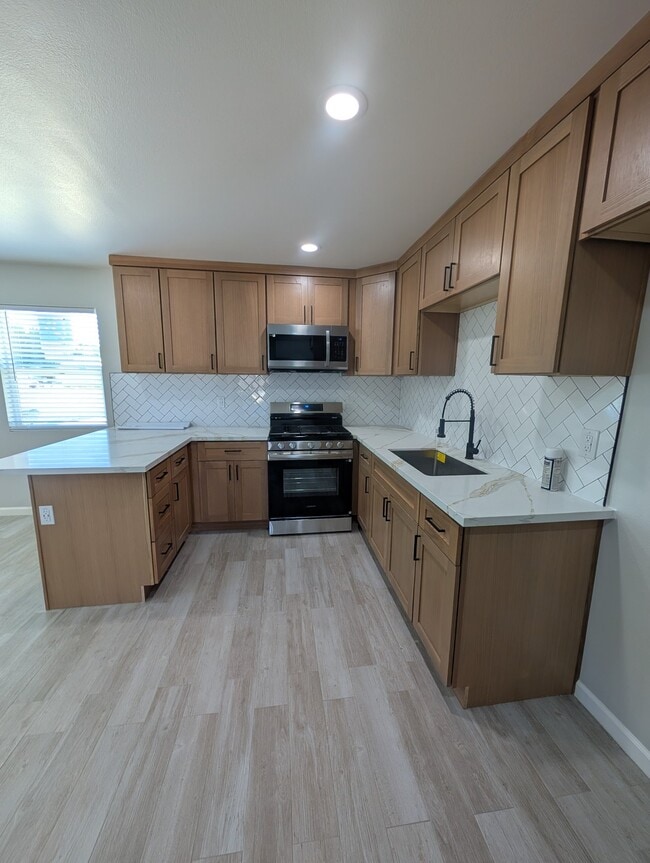 property at 1926 Hardt St