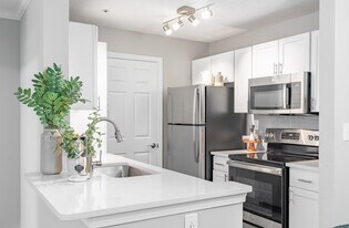 Arium Lenox Park in Atlanta, GA - Building Photo