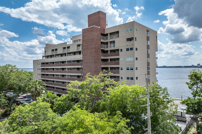 The Le Baron in Jacksonville, FL - Foto de edificio - Building Photo