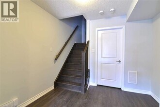 3062 Gardenia Gate in Oakville, ON - Building Photo - Building Photo