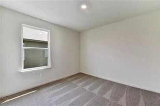 14141 Prospector Way in Elgin, TX - Building Photo - Building Photo