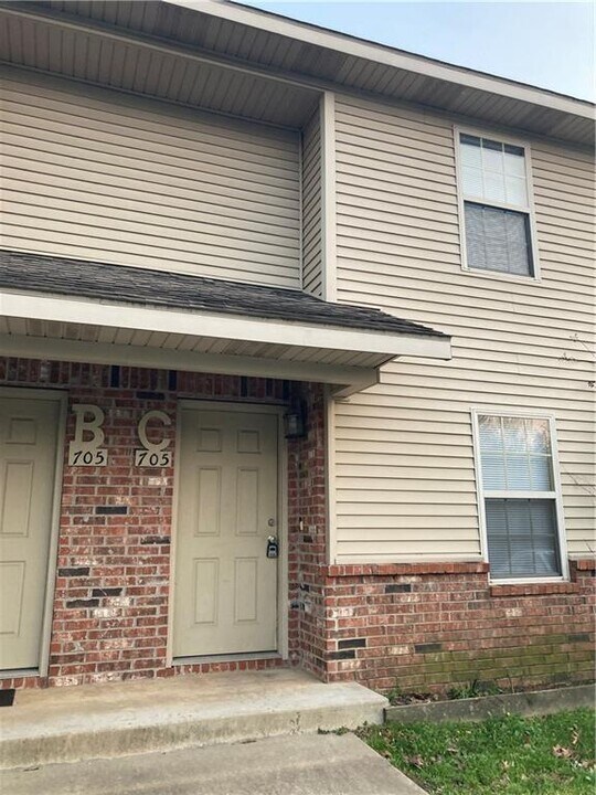 705 W Garland St Photo