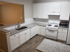 4081 Howell Park Rd in Duluth, GA - Building Photo - Building Photo