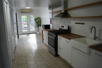 40 Van Reypen St in Jersey City, NJ - Building Photo - Building Photo