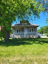744 River Dr in Bettendorf, IA - Building Photo - Building Photo