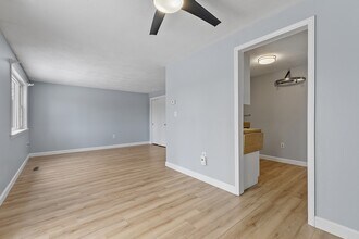 73 Kennedy Dr in North Chelmsford, MA - Foto de edificio - Building Photo