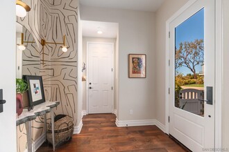 329 Chopin Way in Encinitas, CA - Building Photo - Building Photo