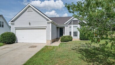 120 Lantana Dr in Mount Holly, NC - Building Photo - Building Photo