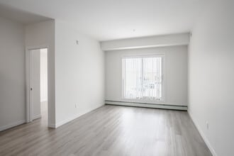 BlueWater Apartments South in Sylvan Lake, AB - Building Photo - Interior Photo
