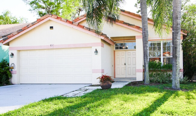 661 Lake Wellington Dr in Wellington, FL - Building Photo - Building Photo