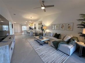 14234 Heritage Landing Blvd in Punta Gorda, FL - Foto de edificio - Building Photo