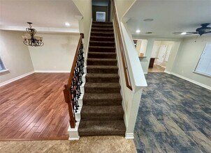 9327 Purston Ct in Houston, TX - Foto de edificio - Building Photo