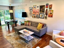 338 4th Pl in Manzanita, OR - Building Photo